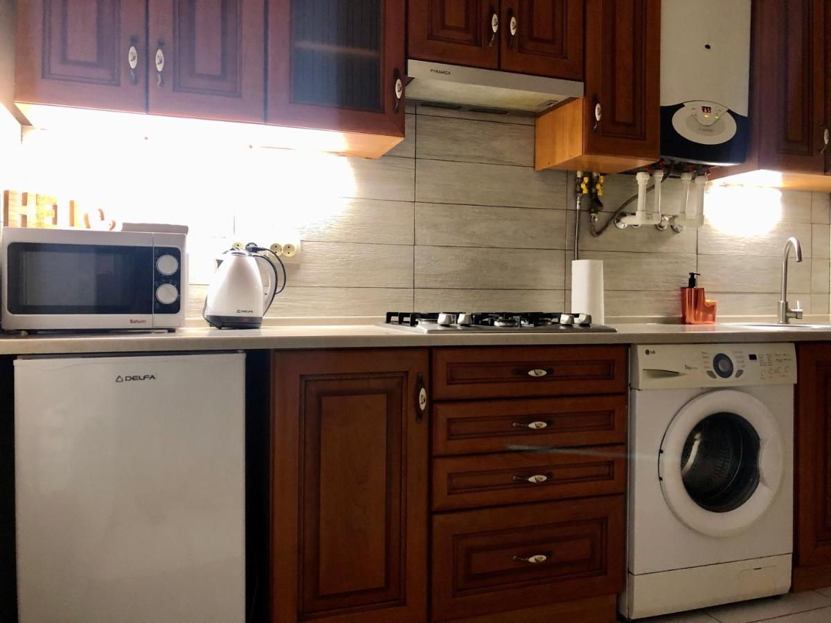 Old City Apartment With Parking ลวีฟ ภายนอก รูปภาพ