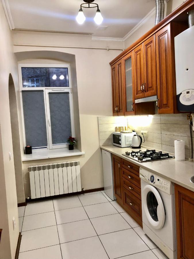 Old City Apartment With Parking ลวีฟ ภายนอก รูปภาพ