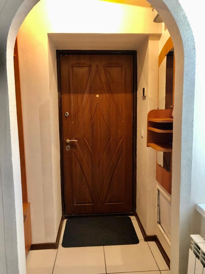Old City Apartment With Parking ลวีฟ ภายนอก รูปภาพ