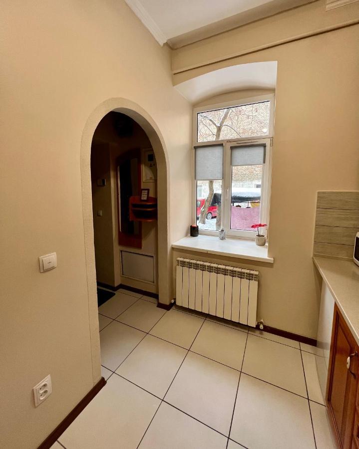 Old City Apartment With Parking ลวีฟ ภายนอก รูปภาพ