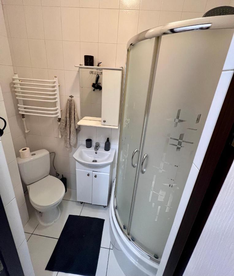 Old City Apartment With Parking ลวีฟ ภายนอก รูปภาพ